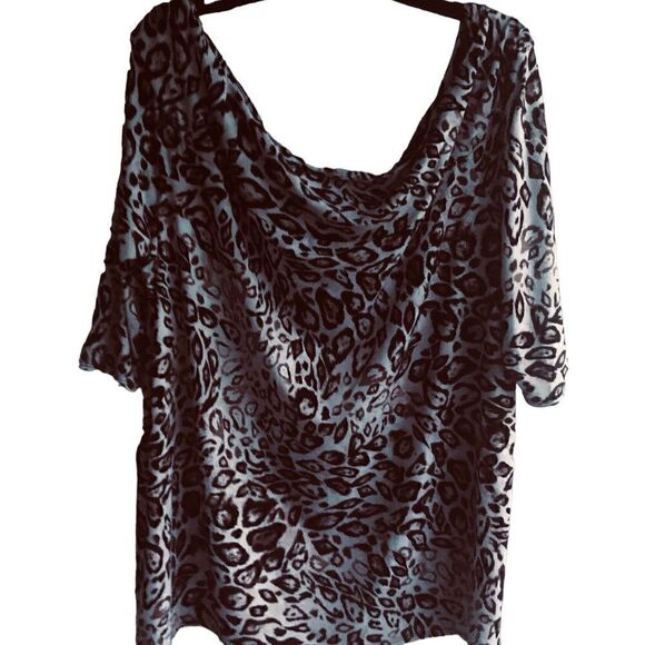 NWT SLIM FACTOR By INVESTMENTS. Leopard Designed. Black Bow 3/4 Sleeves Stretchy - Picture 4 of 5